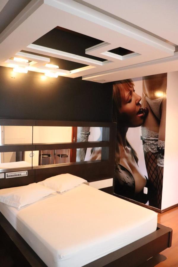 Chevalier - Athos Hotel del amor Lages